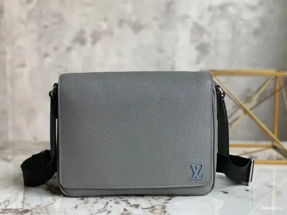 VUITTON PM DISTRICT LOUIS 0505